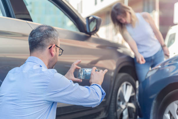 Professional Full Coverage Car Insurance technician working in Franklin Center, NJ